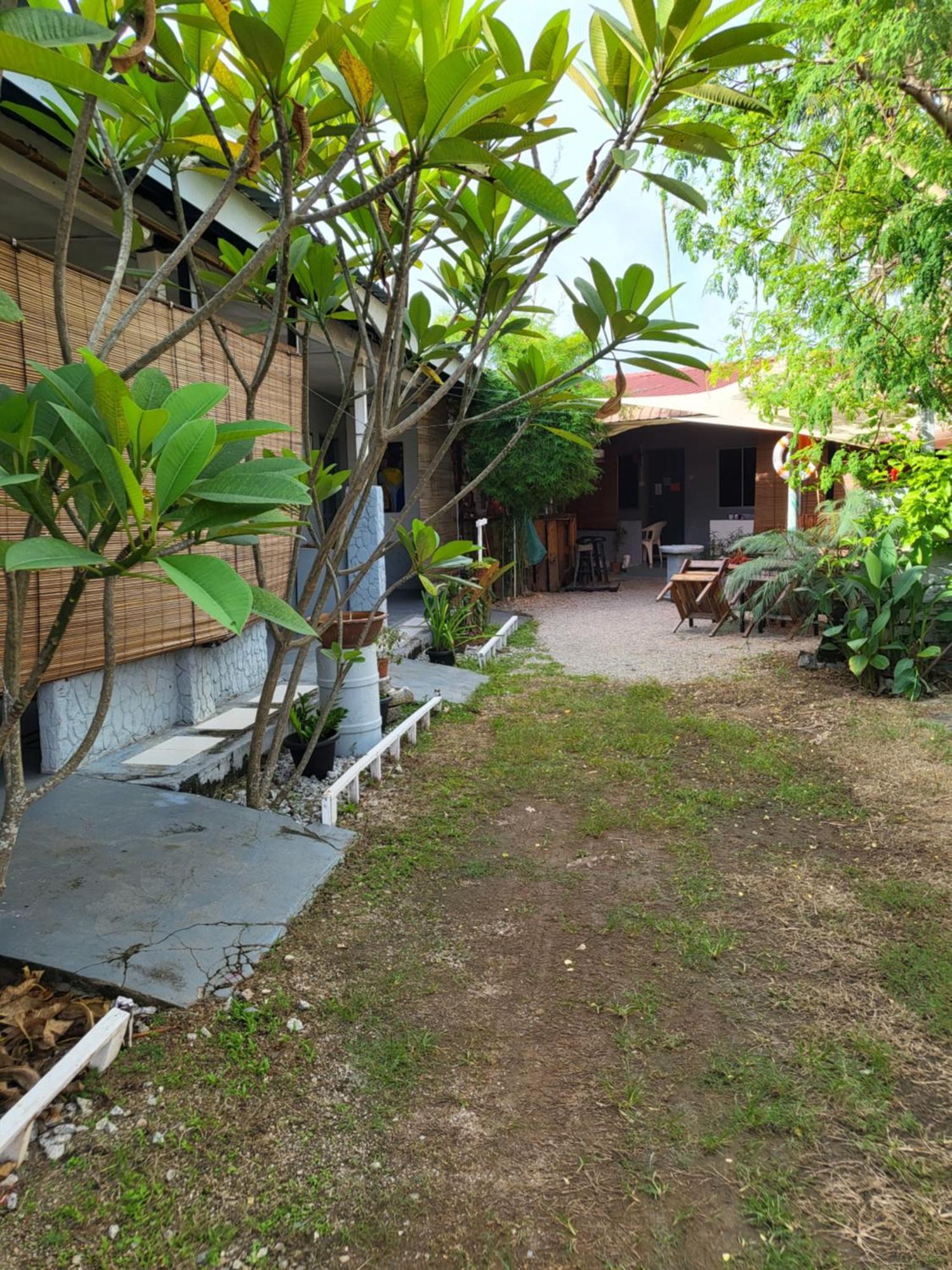 Langkawi Village Budget Rooms パンタイ・サナング エクステリア 写真